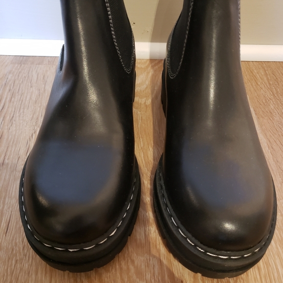 Marc Fisher Patrick lug sole booties in black women's shoes size 6 - Picture 3 of 14